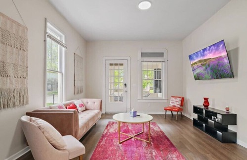 Herron Morton House | Charming 1BR Apartment Ideal Central Location