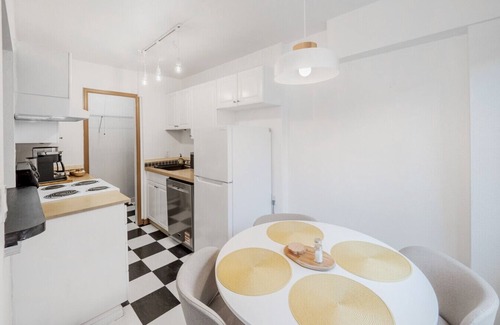 Downtown Seattle Apartment | Charming 1BR Great Walkability & Amenities, Dog Ok