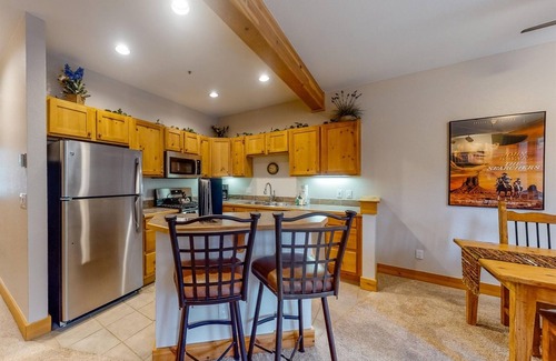 Keystone Condo | Charming 1BR Trappers Crossing in East Keystone - shuttle service & hot tub!