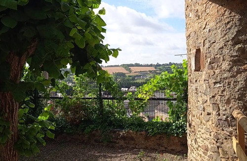 Sille-le-Guillaume House | Charming 2 bed historic house