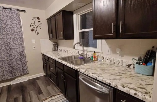 Austintown House | Charming 2 bd Pet Friendly Austintown Home