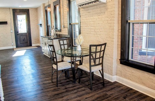 Near East Columbus House | Charming 2-bed 1/2 duplex with ensuite bathrooms, Wi-Fi, close to everything!