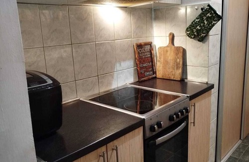 Novi Sad House | Charming 2-bedroom house with WiFi, AC in soothing Sremska Kamenica