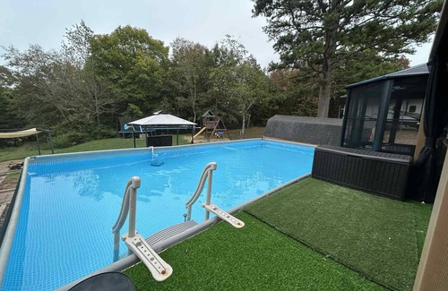 Fredericktown House | Charming 2-bedroom country mobile home with game room, hot tub, seasonal pool