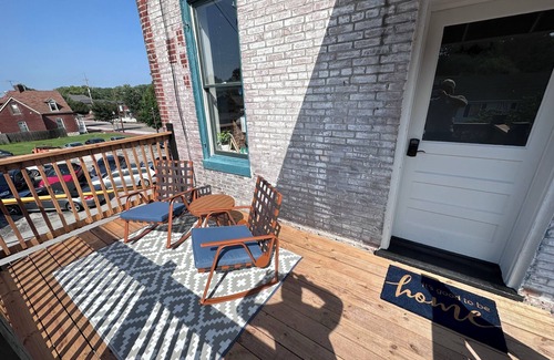 St. Charles Historic District Apartment | Charming 2-Bedroom Apartment in Historic Frenchtown with Modern Amenities