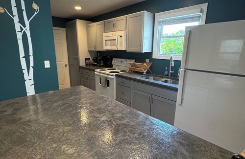 Bennington Apartment | Charming 2-bedroom apartment in superb Bennington with WiFi