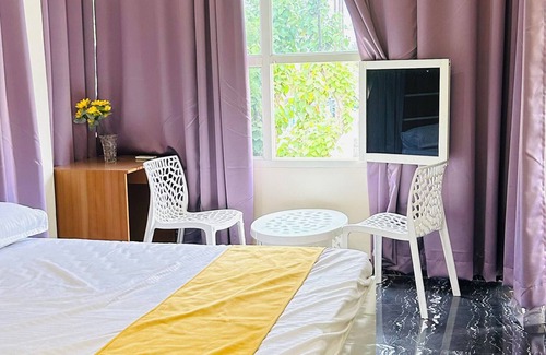 Varanasi House | Charming 2-bedroom apartment in Varanasi with WiFi and AC