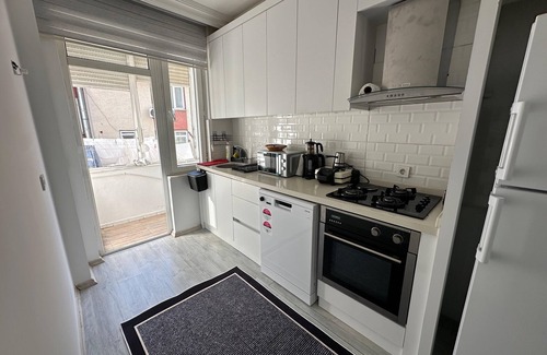 Antalya City Centre Apartment | Charming 2-bedroom apartment with WiFi and AC in enchanting Antalya