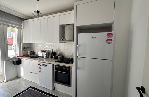 Antalya City Centre Apartment | Charming 2-bedroom apartment with WiFi and AC in enchanting Antalya