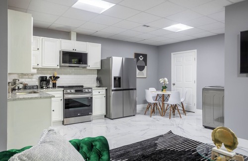 Decatur Apartment | Charming 2-bedroom apartment in delightful Decatur with AC