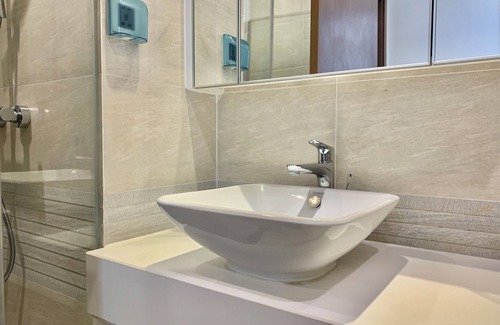 Cong Vi Apartment | Charming 2-bedroom apartment in delightful Ba Dinh with WiFi, AC