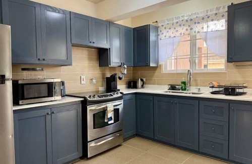 West Coast Apartment | Charming 2-bedroom apartment with WiFi, AC in wonderful Rowans