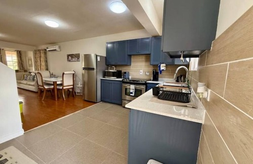 West Coast Apartment | Charming 2-bedroom apartment with WiFi, AC in wonderful Rowans