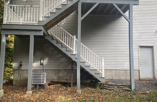 Bethel Apartment | Charming 2-bedroom apartment with WiFi, Heat & AC in a country settingnRoyalton