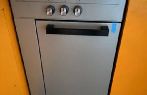 Dumaguete House | Charming 2-bedroom beach house with AC, WiFi in delightful Bacong