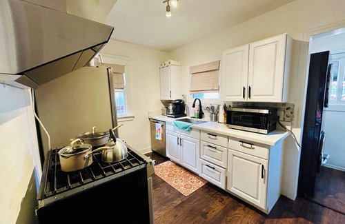 Harbor Cottage | Charming 2-bedroom cottage Beach Nearby