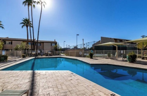 Village Grove Condo | Charming 2-bedroom condo - Styling in Scottsdale with WiFi, AC, fitness room