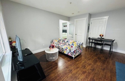 Maple Ridge House | Charming 2-bedroom suite in Maple Ridge