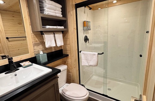 Moab South Valley Cabin | Charming 2-bedroom cabin #105 in amazing Moab with AC, WiFi