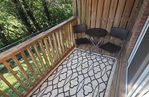 Knoxville Condo | Charming 2-bedroom condo in Knoxville