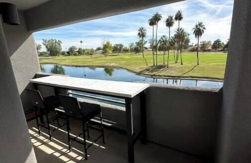 Arrowhead Ranch Condo | Charming 2-bedroom condo with water and golf course views and AC in Glendale