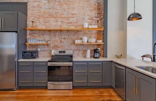 Marion Condo | Charming 2-bedroom condo in delightful Marion with AC, WiFi