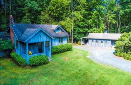 Highland Lake Cottage | Charming 2-bedroom cottage in delightful Eldred with WiFi