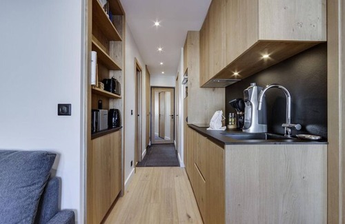 Le Cret Apartment | Charming 2-Bedroom Renovated Apartment with Parking and Ski Locker, 500m from Val d'Isère Center