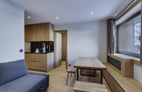 Le Cret Apartment | Charming 2-Bedroom Renovated Apartment with Parking and Ski Locker, 500m from Val d'Isère Center