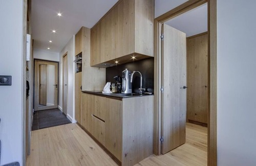 Le Cret Apartment | Charming 2-Bedroom Renovated Apartment with Parking and Ski Locker, 500m from Val d'Isère Center