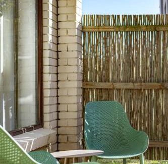 Camps Bay Apartment | Charming 2 Bedroom, Garden Cottage, Camps Bay, Cape Town, South Africa