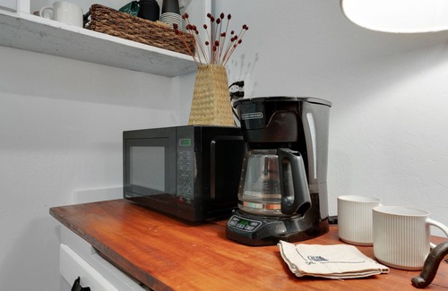 Franklin to the Fort Apartment | Charming 2-Bedroom Guest Suite in the Heart of Missoula