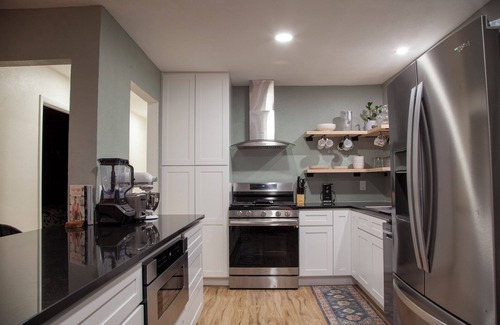 Richardson House | Charming 2-bedroom house in North Dallas -Fully Updated inc 2 dual monitor desks