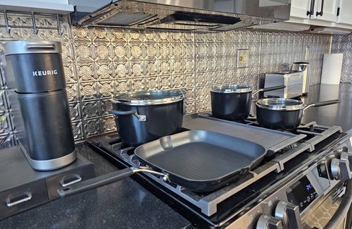 Summit - University House | Charming 2-bedroom house with plenty amenities on Saint Paul's Cathedral Hill