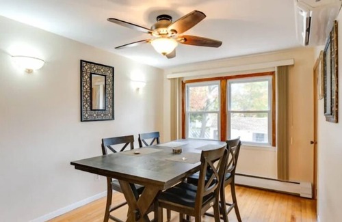 West Haven House | Charming 2-bedroom house in delightful West Haven with WiFi, AC, TVs, bedding