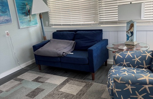 Englewood House | Charming 2-bedroom house in cool Englewood with AC