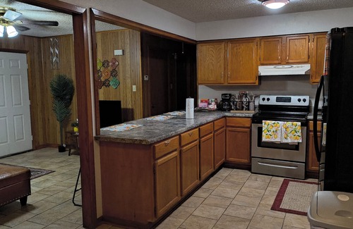 Leesville House | Charming 2-bedroom house in phenomenal Leesville with WiFi, AC