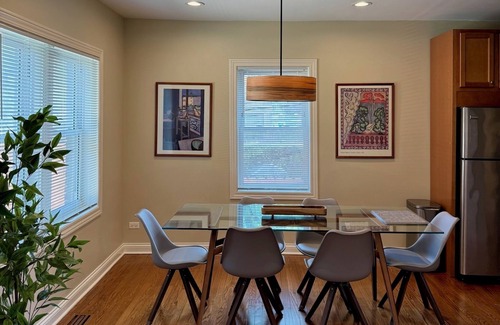 Evanston House | Charming 2-bedroom Home with Midcentury Details