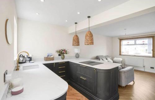 Bingham House | Charming 2 Bedroom Home With Parking and Garden