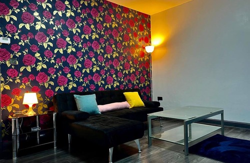 Oldham House | Charming 2-bedroom Home With Modern Amenities