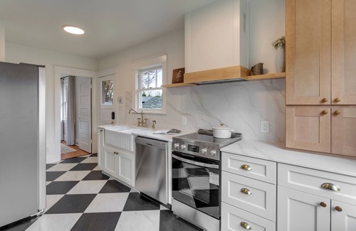 North Tabor House | Charming 2-bedroom house with WiFi in NE Portland