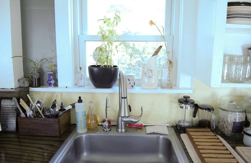 Rockland House | Charming 2 Bedroom House In Town! Near Beach And Festivals with Sauna