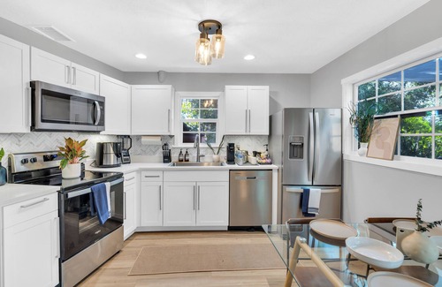 North Sarasota House | Charming 2-bedroom house in the heart of Sarasota