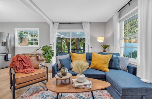 North Sarasota House | Charming 2-bedroom house in the heart of Sarasota