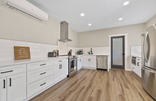 Cliff - Cannon House | Charming 2-bedroom house in enchanting Spokane with AC, WiFi