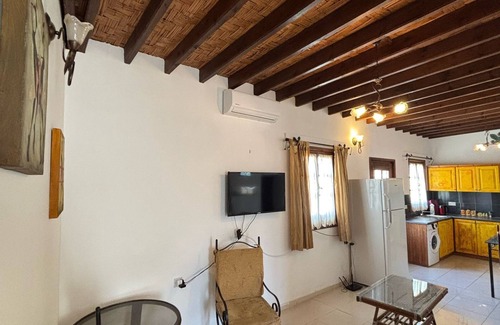 Kyrenia House | Charming 2-bedroom house with WiFi, in Harbour Girne