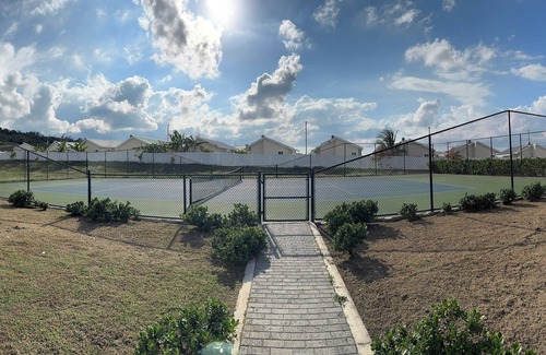 Lucea House | Charming 2-bedroom house with WiFi, fitness room in Lucea