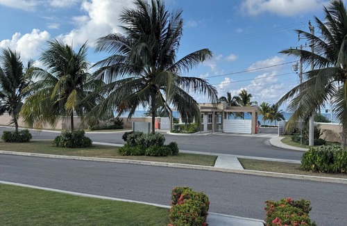 Lucea House | Charming 2-bedroom house with WiFi, fitness room in Lucea