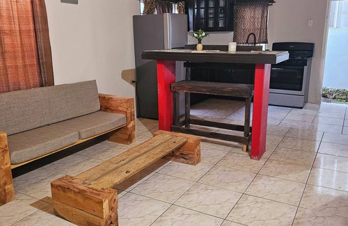 West End House | Charming 2-bedroom house with AC and WiFi in gorgeous Negril, Jamaica