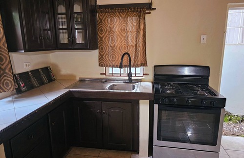 West End House | Charming 2-bedroom house with AC and WiFi in gorgeous Negril, Jamaica